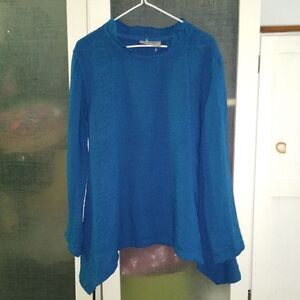 NWOT XS oversized teal top asymetrical